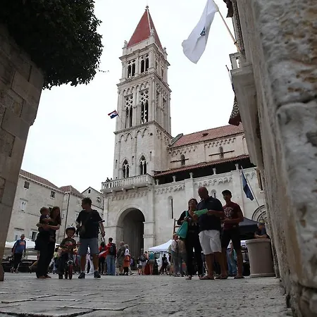 Toni 公寓 特罗吉尔