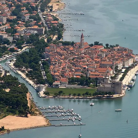 Toni 公寓 特罗吉尔